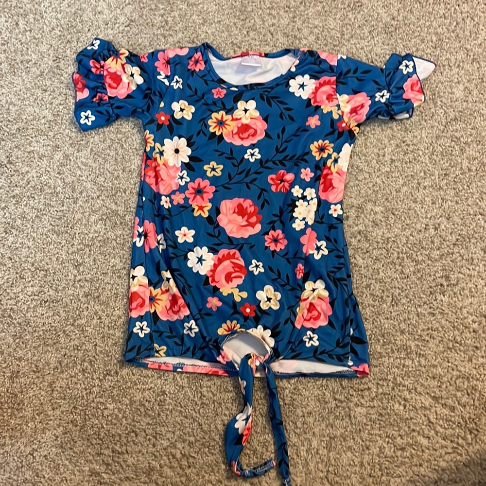 Girls shirt sleeve ruffled sleeve shirt